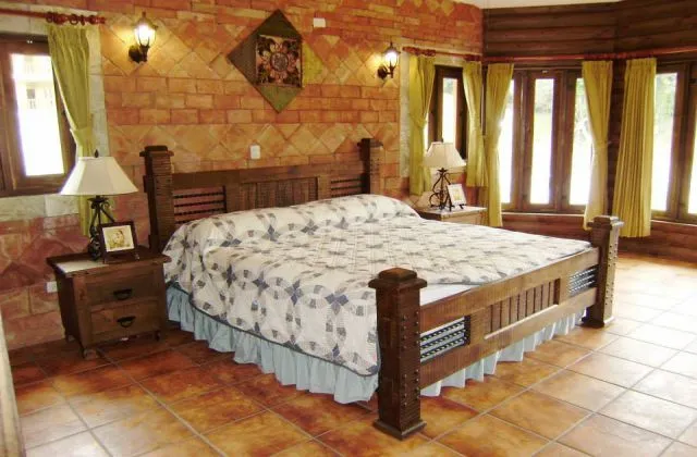 Rancho Las Guazaras jarabacoa habitacion 1 cama grande